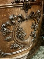 Móvel Renascentista em Carvalho Francês - Image 16