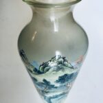 Jarra em vidro com técnica pintura interior, China Período Republica