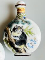 Dois frascos de rapé chineses esmaltados e pintados, início do século XIX/XX - Image 3