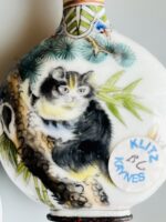 Dois frascos de rapé chineses esmaltados e pintados, início do século XIX/XX - Image 2