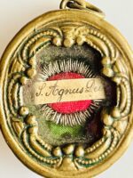 Relicário  Santo Agnus Dei  com tampa gravada com Maria - Image 6