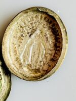 Relicário  Santo Agnus Dei  com tampa gravada com Maria - Image 2