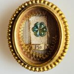 Relicário do cabelo do Papa Pio IX) - interior marcado Séc. XIX