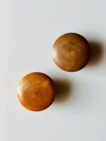 Duas caixas relicários de madeira com diversas relíquias de mártires e santos - Image 9