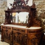 Móvel Renascentista em Carvalho Francês